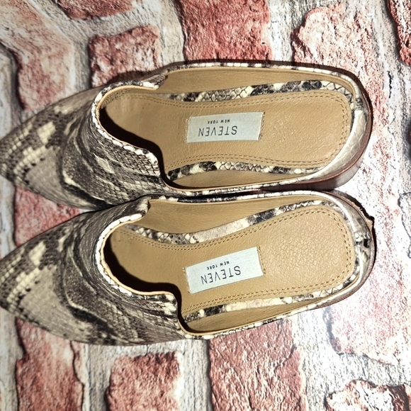 Steven by Steve Madden | Deandra Snakeskin Embossed Point Toe Mules - Picture 8 of 16